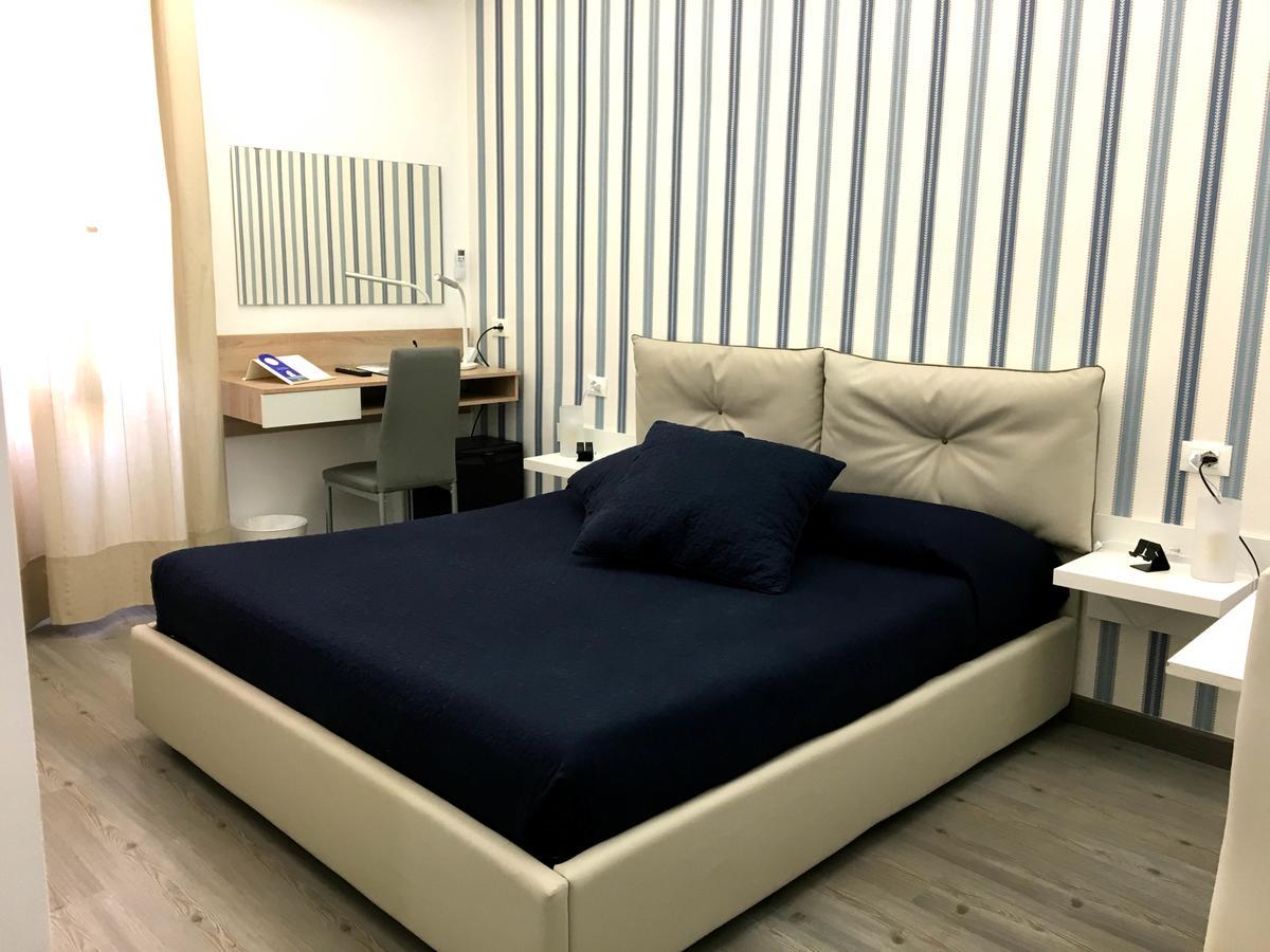 Deluxe Double Room,1035778378:JPEG